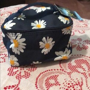 NWT Daisy Cosmetic bag